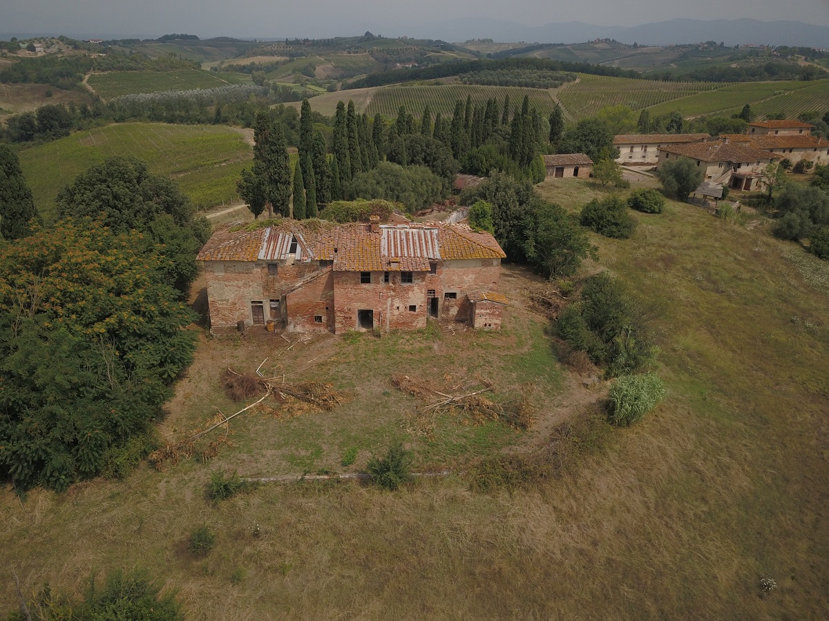 Acquired Villa di Petriolo, on the hills of Cerreto Guidi